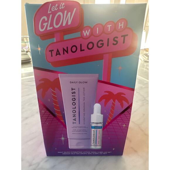 Tanologist - Daily Glow, Hydrating Tanning Lotion - Picture 2 of 4